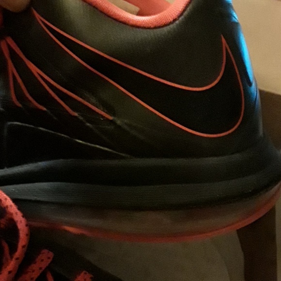 Nikes - Picture 5 of 7